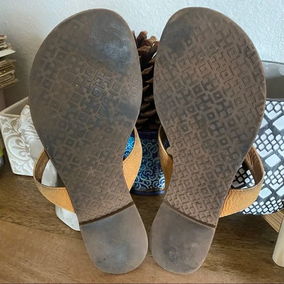 TORY BURCH THONG “ TORA SANDALS - Picture 10 of 11